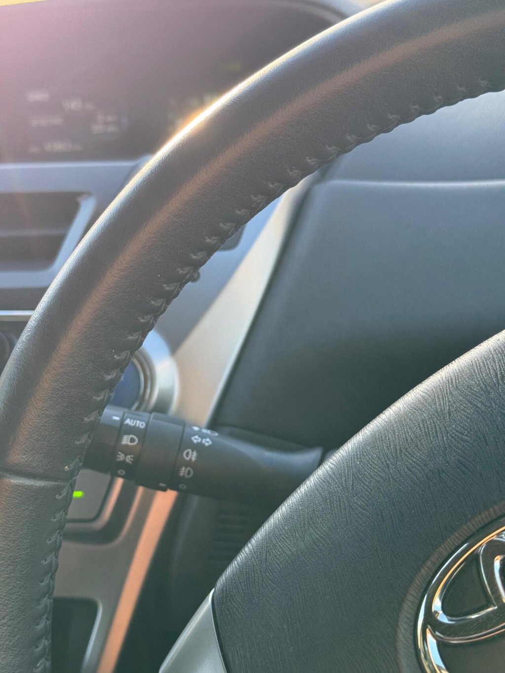 Used Toyota Prius+ 2019 for sale - 75721765: Photo 45
