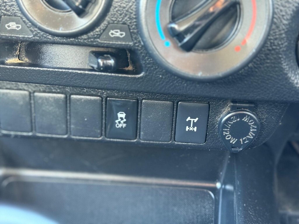 Used Toyota Hilux 2018 for sale - 76481975: Photo 30