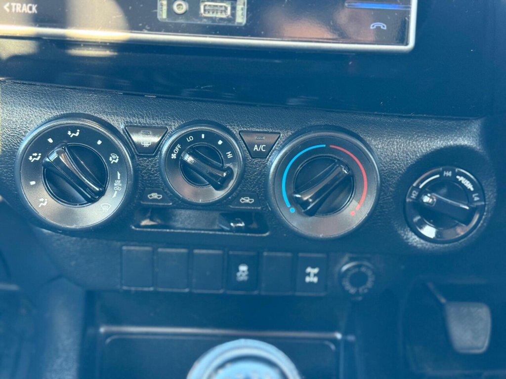 Used Toyota Hilux 2018 for sale - 76481975: Photo 31