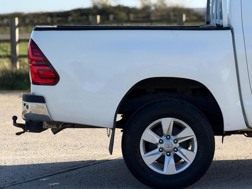 Used Toyota Hilux 2018 for sale - 76481975: Photo 36
