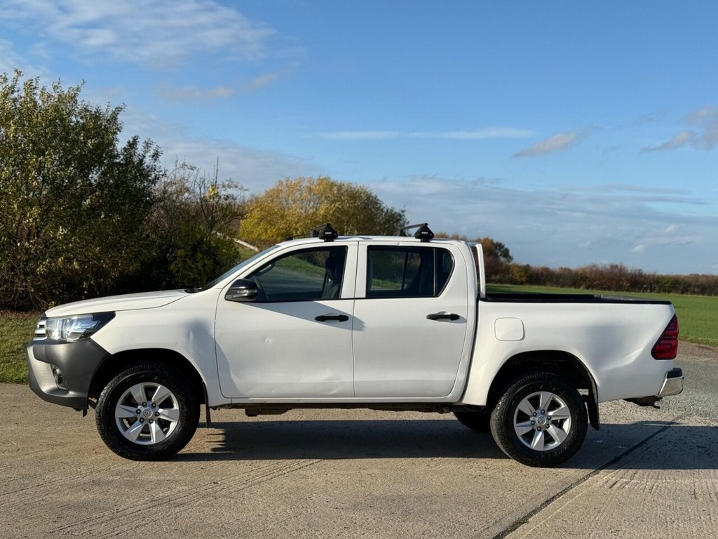 Used Toyota Hilux 2018 for sale - 76481975: Photo 4