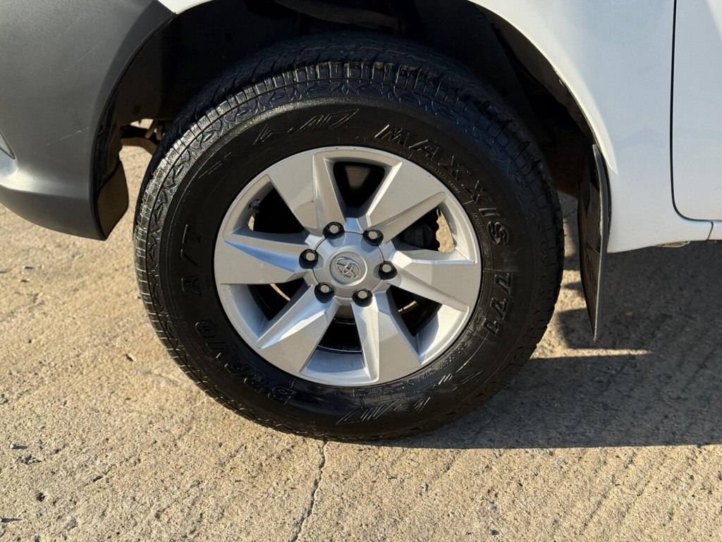 Used Toyota Hilux 2018 for sale - 76481975: Photo 41