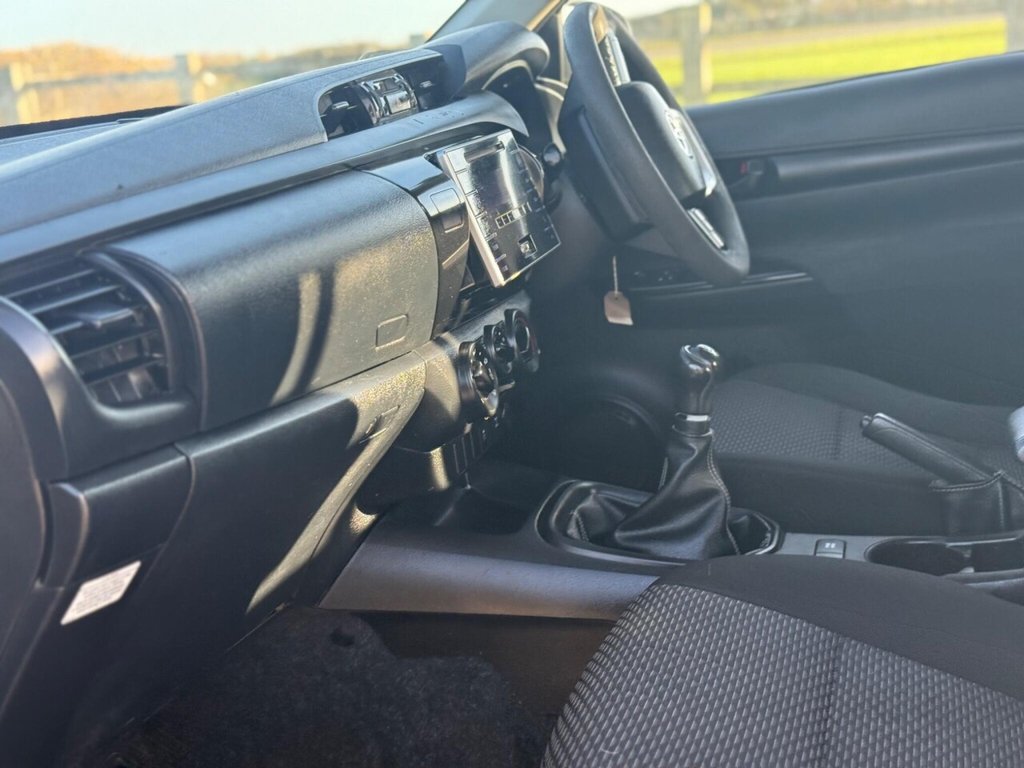 Used Toyota Hilux 2018 for sale - 76481975: Photo 42
