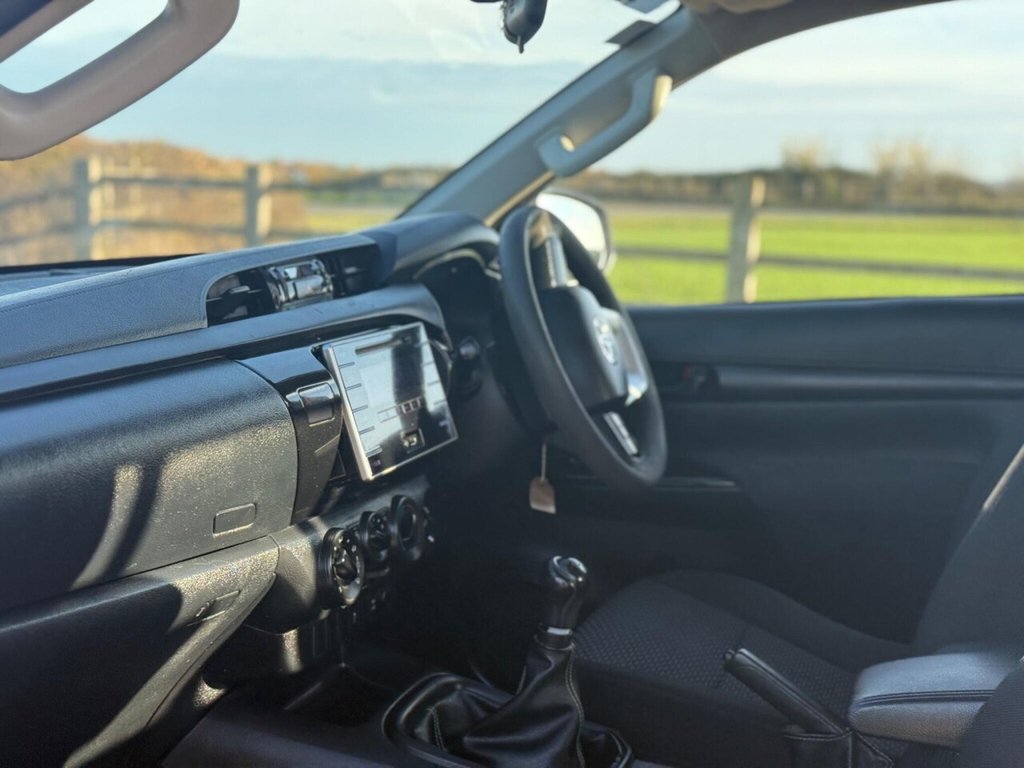 Used Toyota Hilux 2018 for sale - 76481975: Photo 43