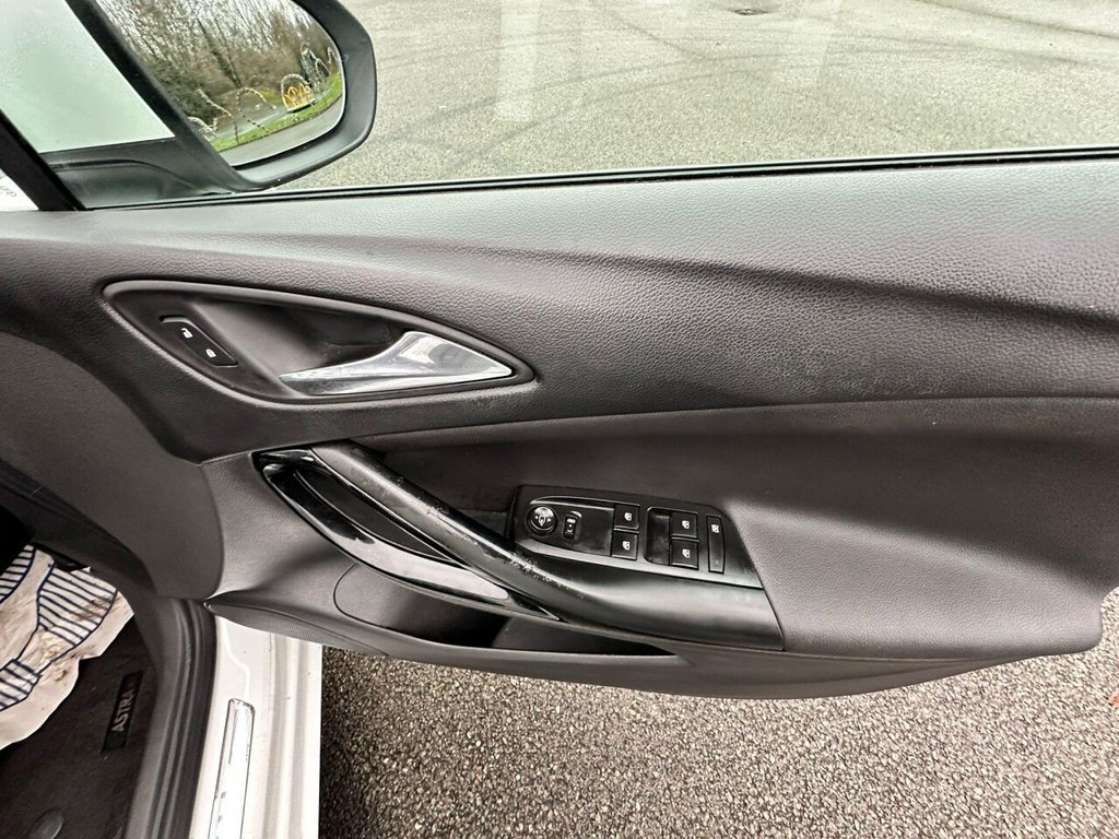 Used Vauxhall Astra 2017 for sale - 77437336: Photo 39