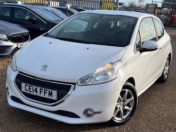 Used Peugeot 208 2014 for sale - 75136225: Photo 2