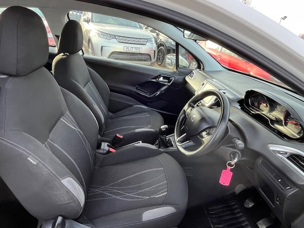Used Peugeot 208 2014 for sale - 75136225: Photo 7