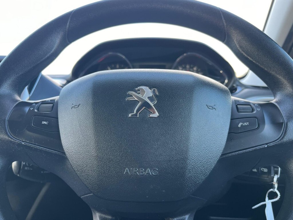 Used Peugeot 208 2014 for sale - 76386232: Photo 13