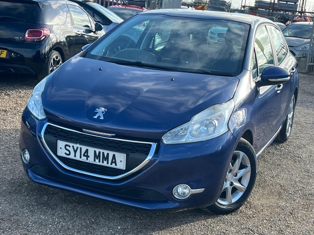 Used Peugeot 208 2014 for sale - 76386232: Photo 2