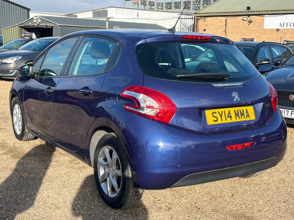 Used Peugeot 208 2014 for sale - 76386232: Photo 4