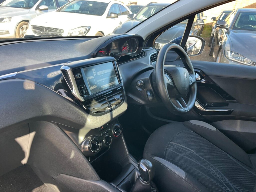 Used Peugeot 208 2014 for sale - 76386232: Photo 9