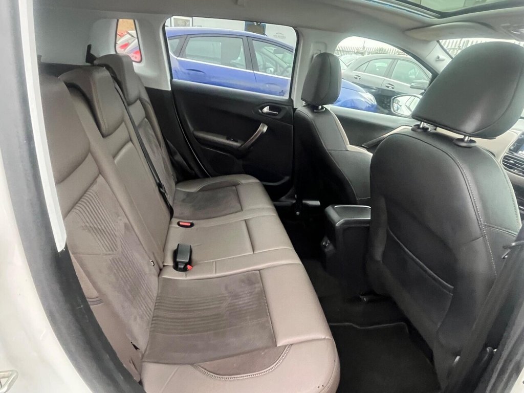 Used Peugeot 2008 2014 for sale - 76563365: Photo 28