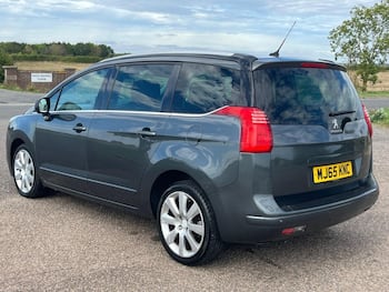 Used Peugeot 5008 2015 for sale - 79625525: Photo