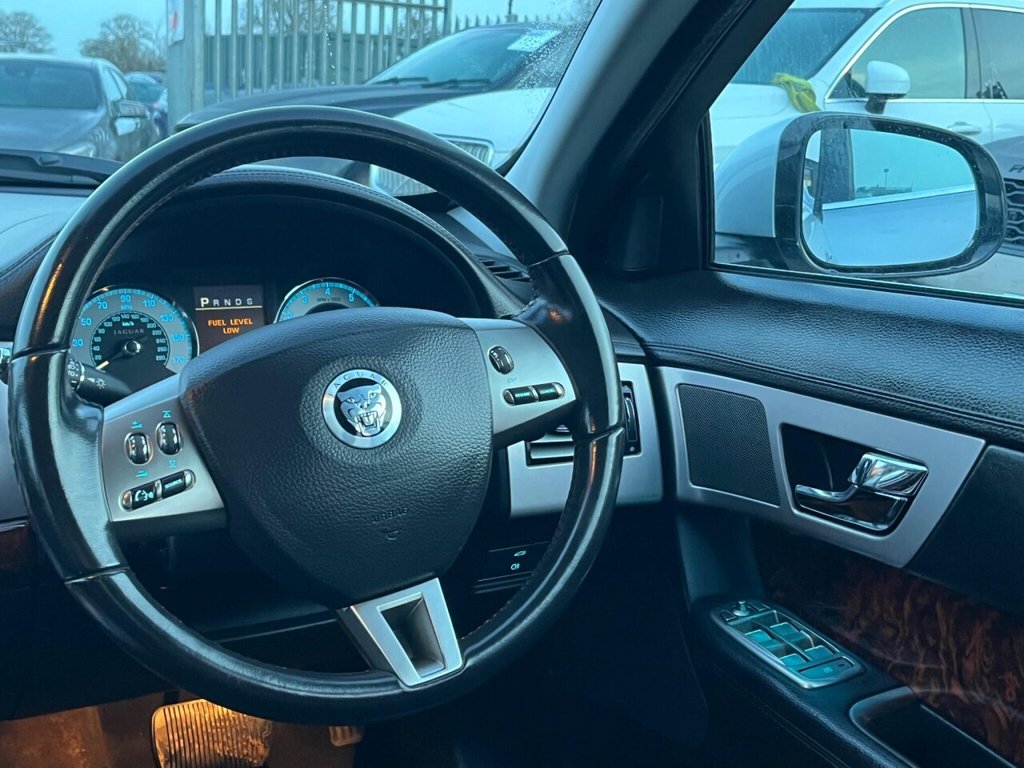 Used Jaguar XF 2010 for sale - 77668984: Photo 42