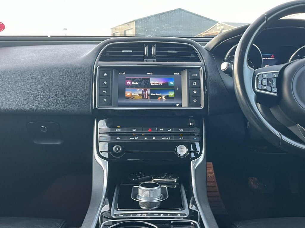 Used Jaguar XE 2015 for sale - 77280697: Photo 39