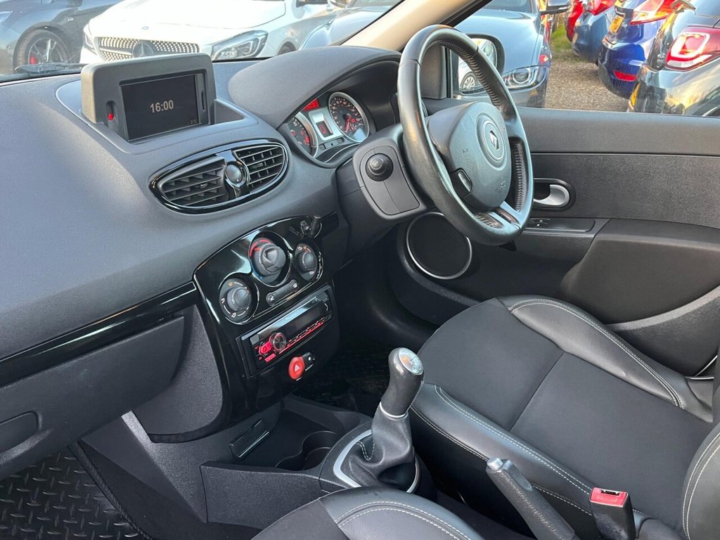 Used Renault Clio 2011 for sale - 76439243: Photo 11