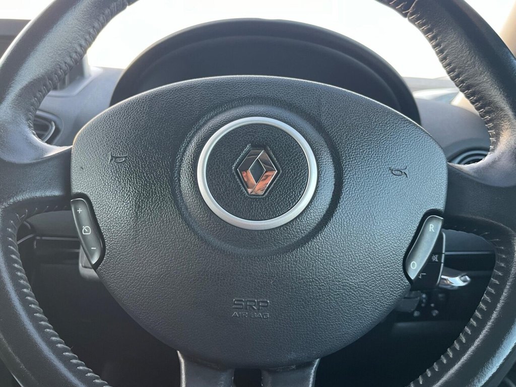 Used Renault Clio 2011 for sale - 76439243: Photo 15