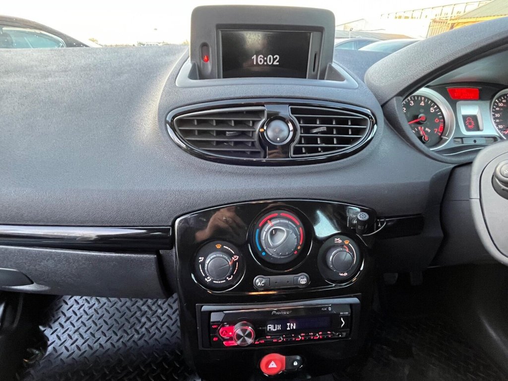 Used Renault Clio 2011 for sale - 76439243: Photo 17