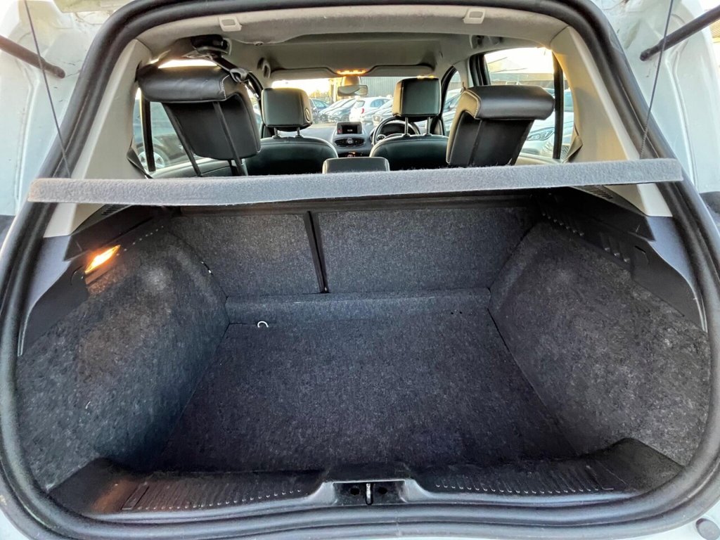 Used Renault Clio 2011 for sale - 76439243: Photo 18