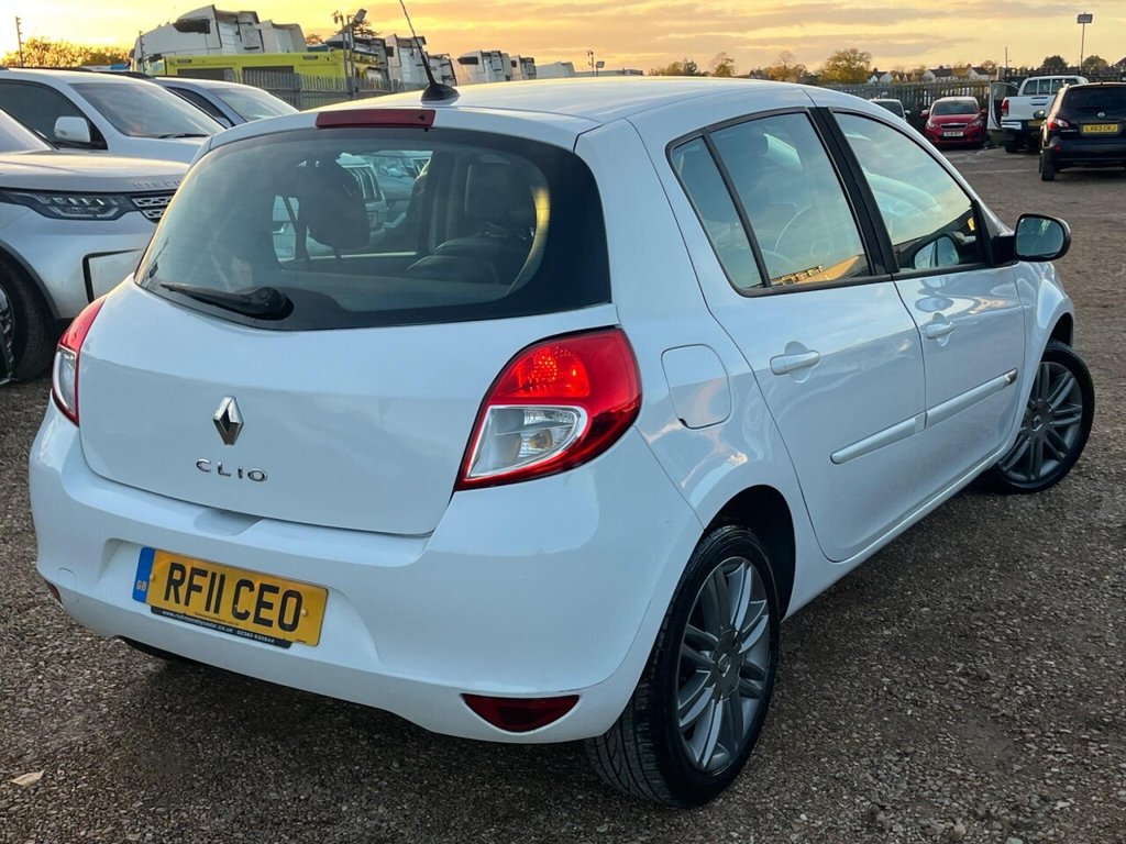 Used Renault Clio 2011 for sale - 76439243: Photo 5