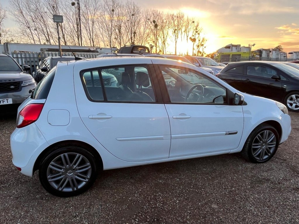 Used Renault Clio 2011 for sale - 76439243: Photo 6