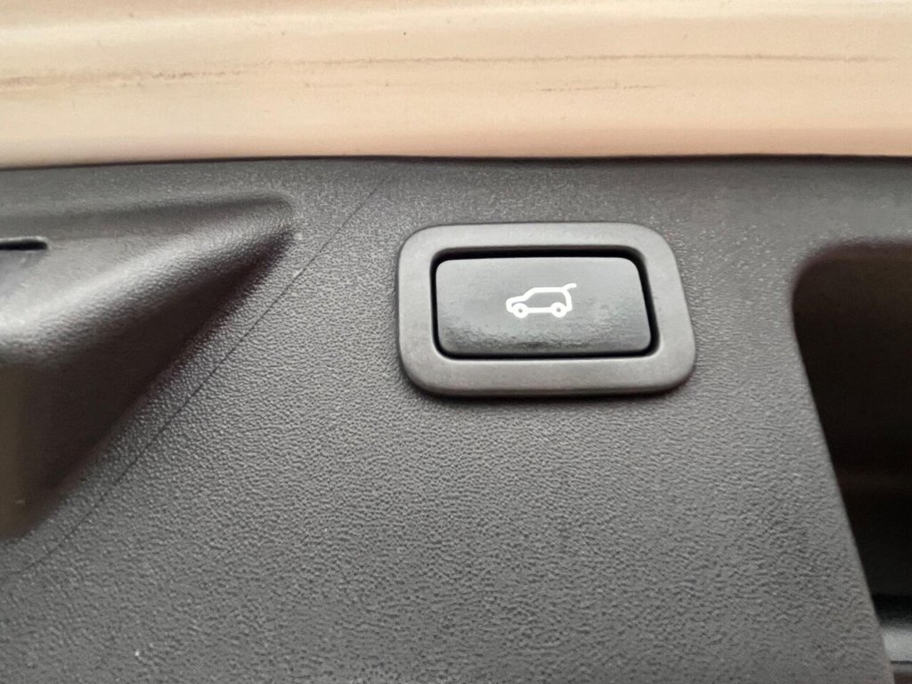 Used Land Rover Discovery Sport 2017 for sale - 77904666: Photo 50