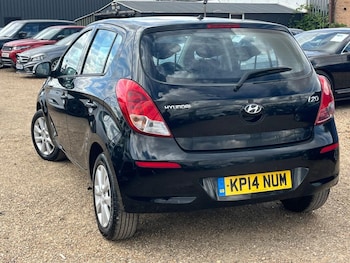 Used Hyundai i20 2014 for sale - 79422101: Photo