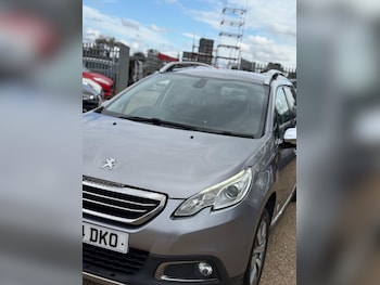 Used Peugeot 2008 2014 for sale - 76105511: Photo 2