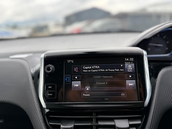 Used Peugeot 2008 2014 for sale - 76105511: Photo 31
