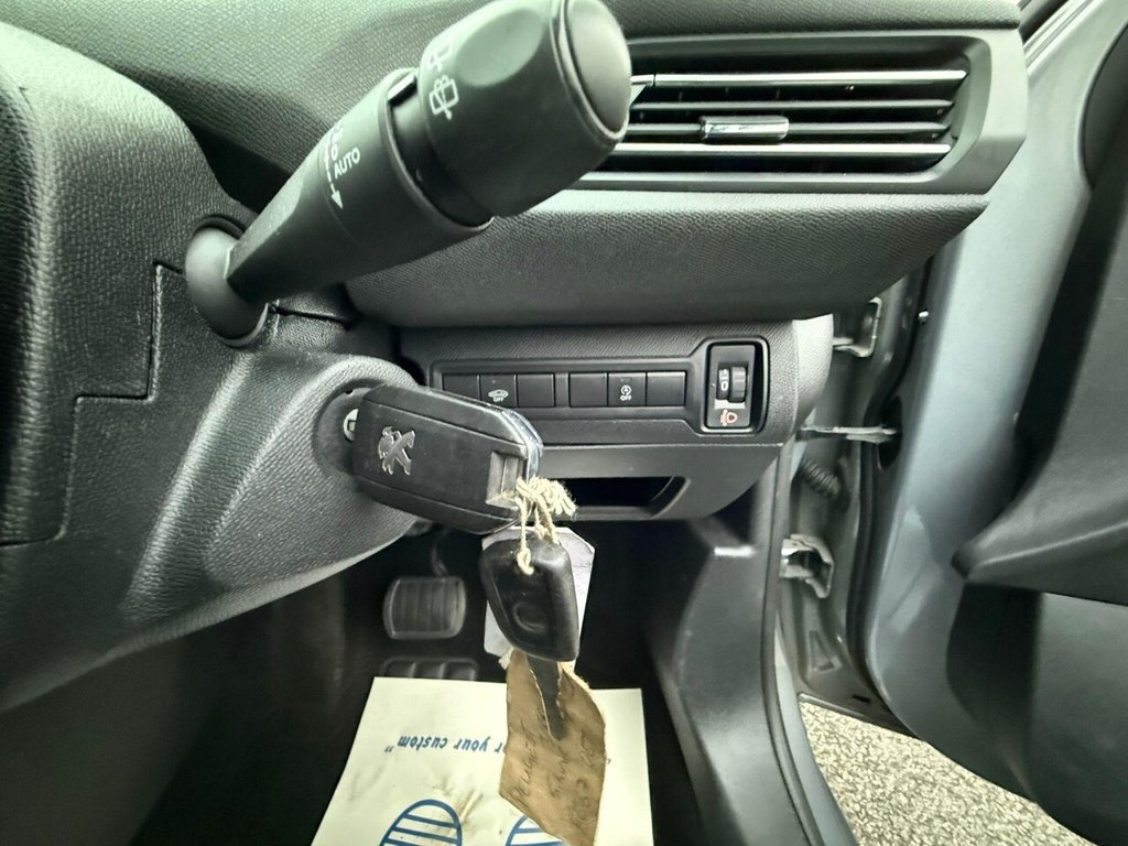 Used Peugeot 308 2017 for sale - 77642943: Photo 15