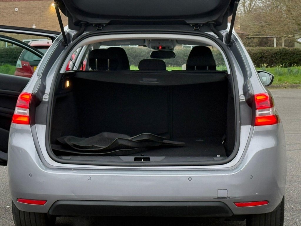 Used Peugeot 308 2017 for sale - 77642943: Photo 31