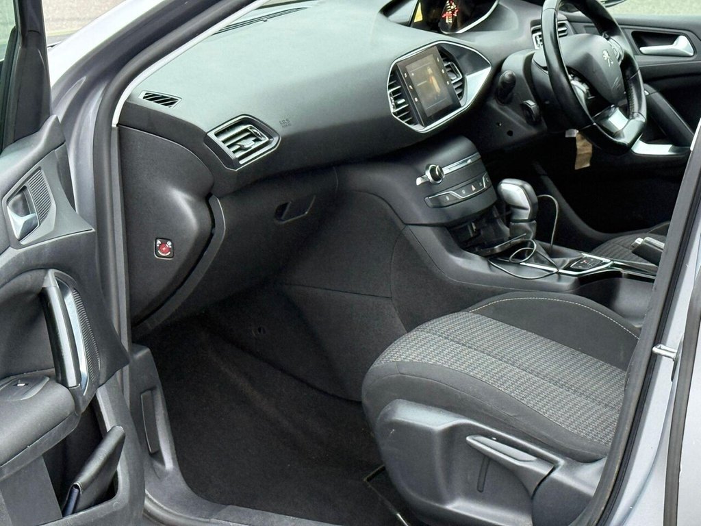 Used Peugeot 308 2017 for sale - 77642943: Photo 35