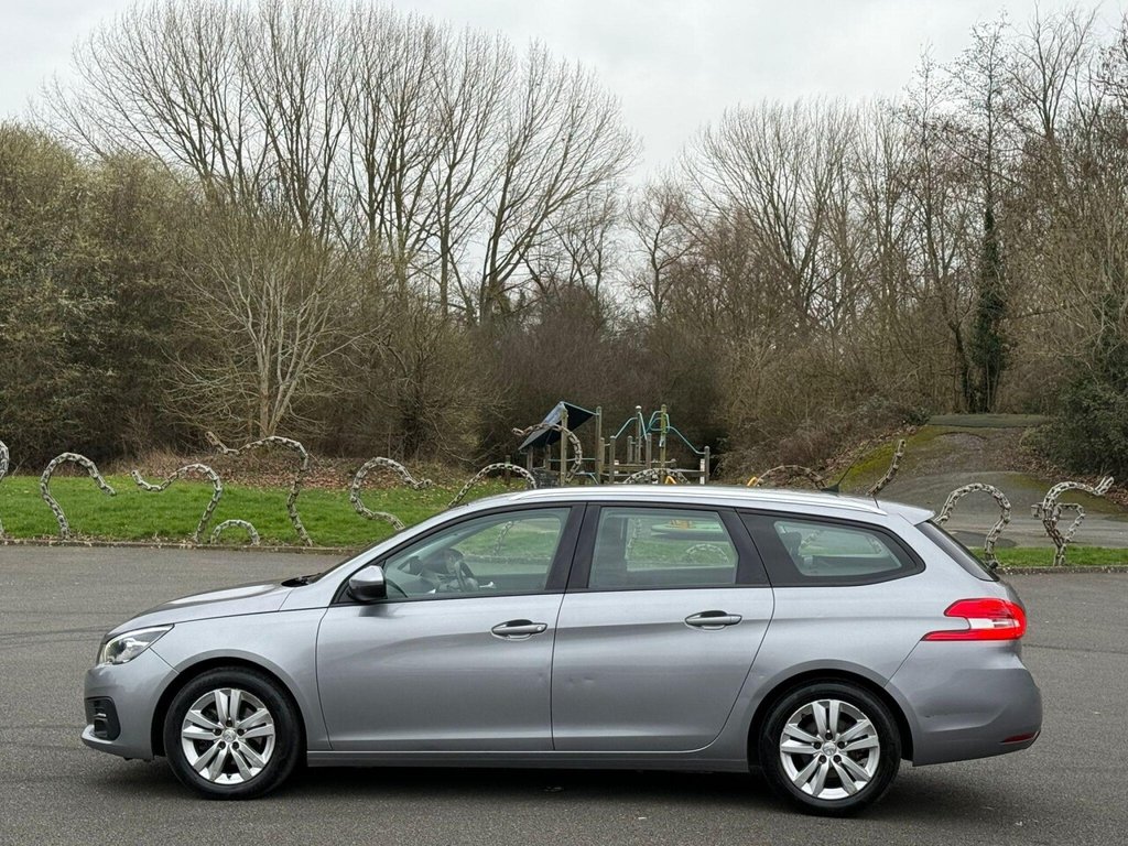 Used Peugeot 308 2017 for sale - 77642943: Photo 8