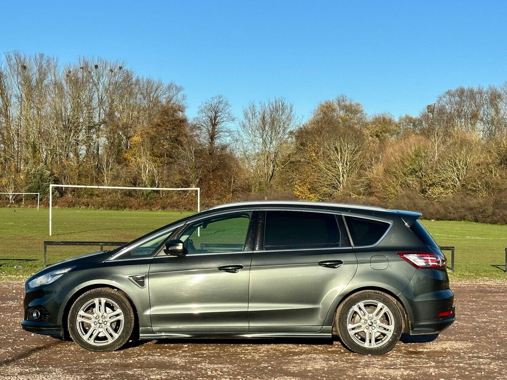 Used Ford S-Max 2015 for sale - 76803732: Photo 4