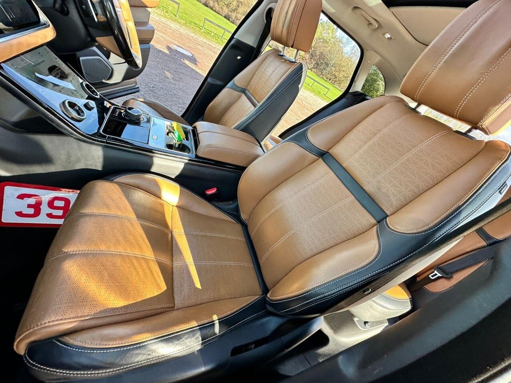 Used Land Rover Range Rover Velar 2018 for sale - 76665557: Photo 33