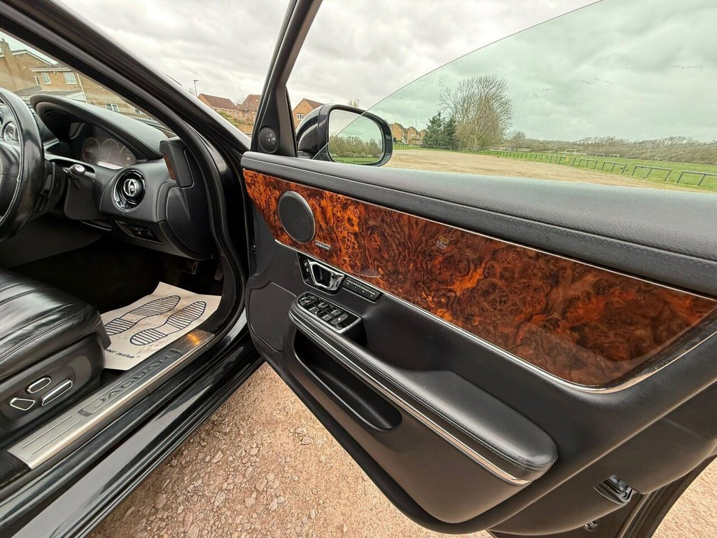 Used Jaguar XJ 2014 for sale - 77911012: Photo 25