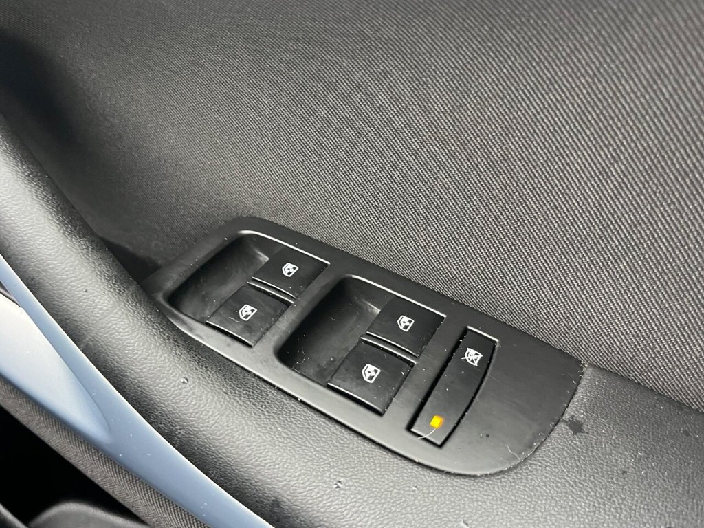 Used Vauxhall Zafira 2015 for sale - 76559047: Photo 32