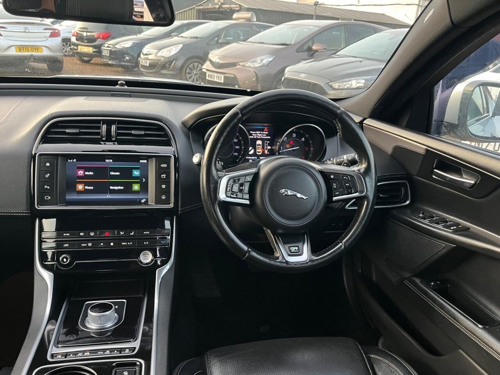 Used Jaguar XE 2016 for sale - 76686172: Photo 24