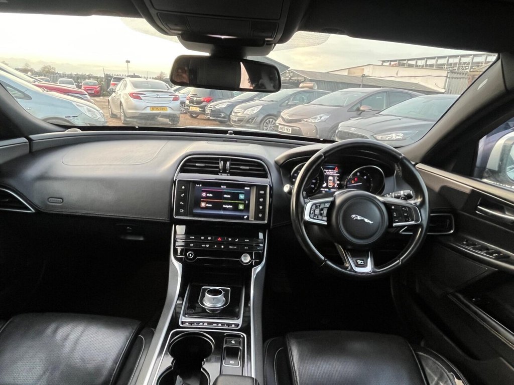 Used Jaguar XE 2016 for sale - 76686172: Photo 25