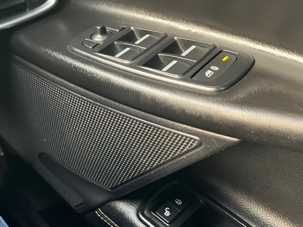 Used Jaguar XE 2016 for sale - 76686172: Photo 33