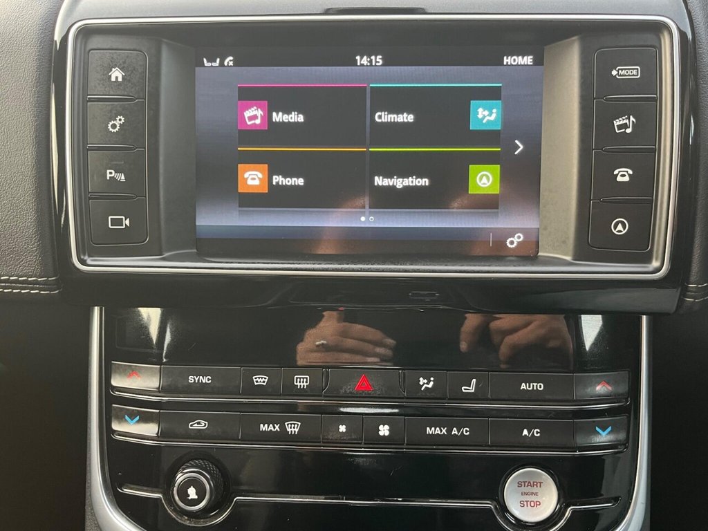 Used Jaguar XE 2016 for sale - 76686172: Photo 40