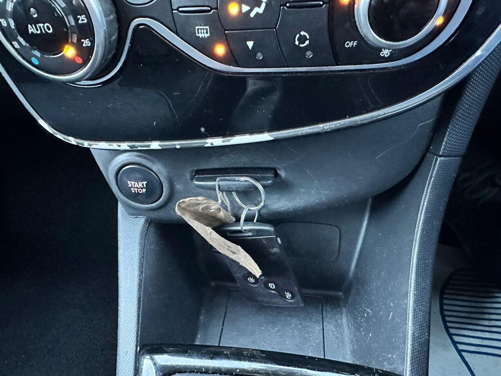 Used Renault Clio 2015 for sale - 77111162: Photo 36