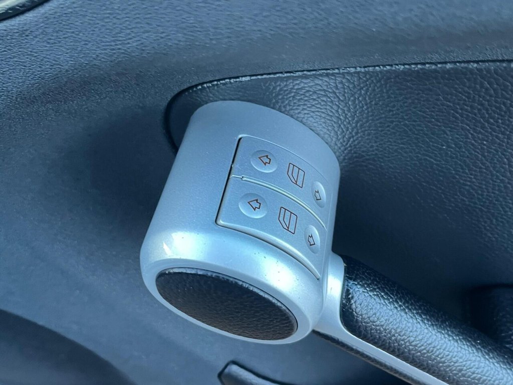 Used Mercedes-Benz SLK 2004 for sale - 77031104: Photo 30