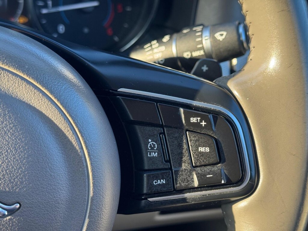 Used Jaguar XF 2015 for sale - 76966226: Photo 27