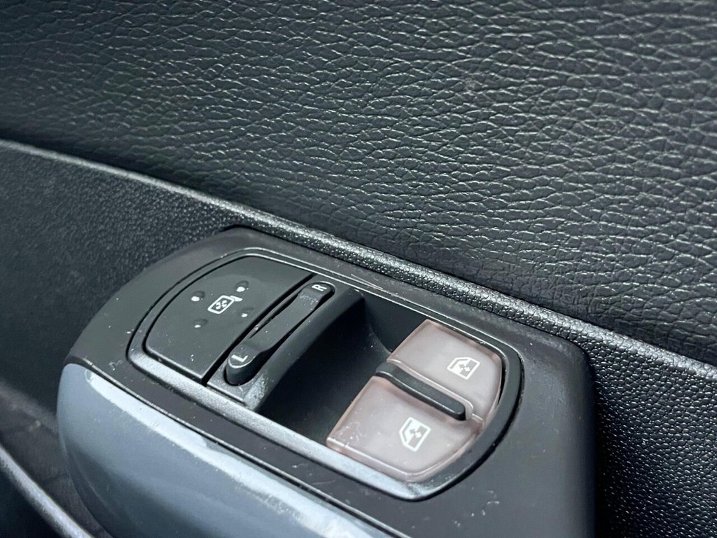 Used Vauxhall Corsa 2012 for sale - 76350567: Photo 13