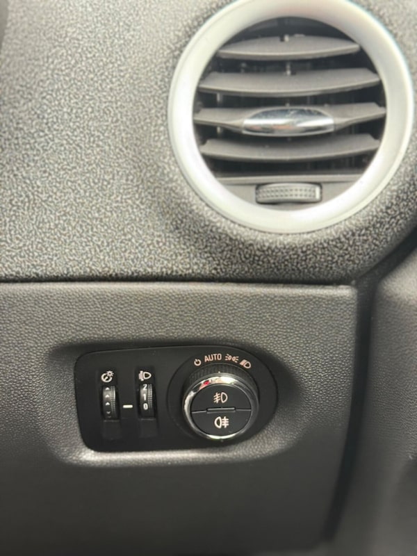 Used Vauxhall Corsa 2012 for sale - 76095838: Photo 24