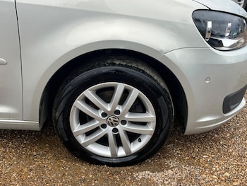 Used Volkswagen Touran 2015 for sale - 78844157: Photo