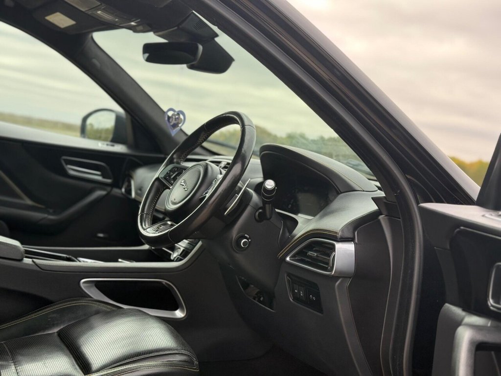 Used Jaguar F-Pace 2020 for sale - 77647875: Photo 9