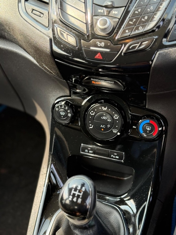 Used Ford Fiesta 2015 for sale - 75340979: Photo 10