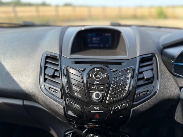 Used Ford Fiesta 2015 for sale - 75340979: Photo 11